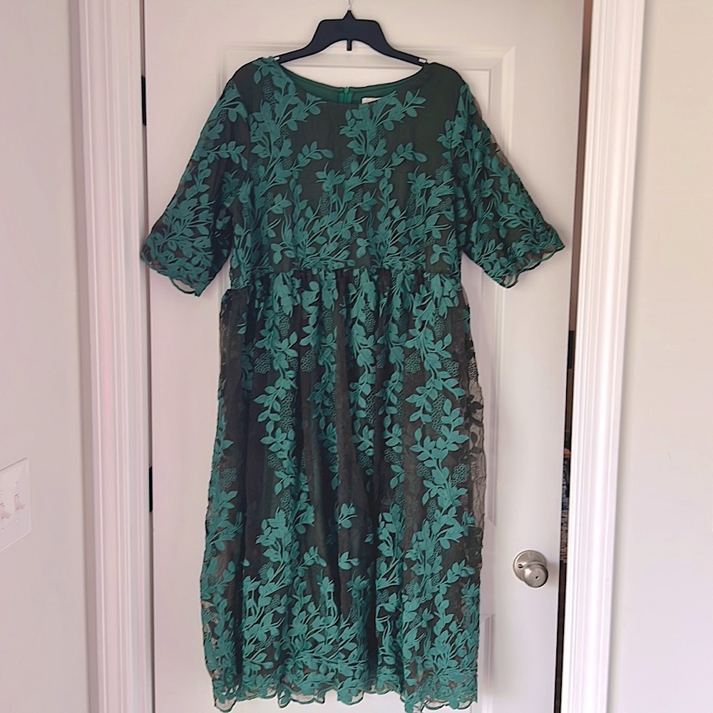 NWT Eve Wintergreen Dress